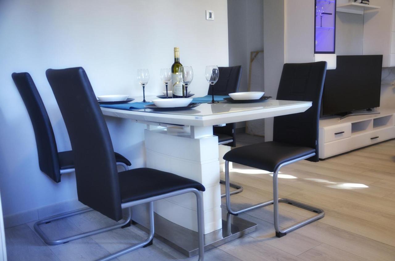 Apartman Rocan เวอร์ซาร์ ภายนอก รูปภาพ