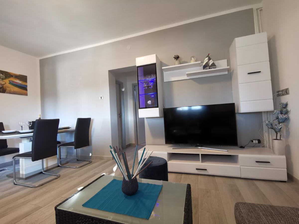 Apartman Rocan เวอร์ซาร์ ภายนอก รูปภาพ