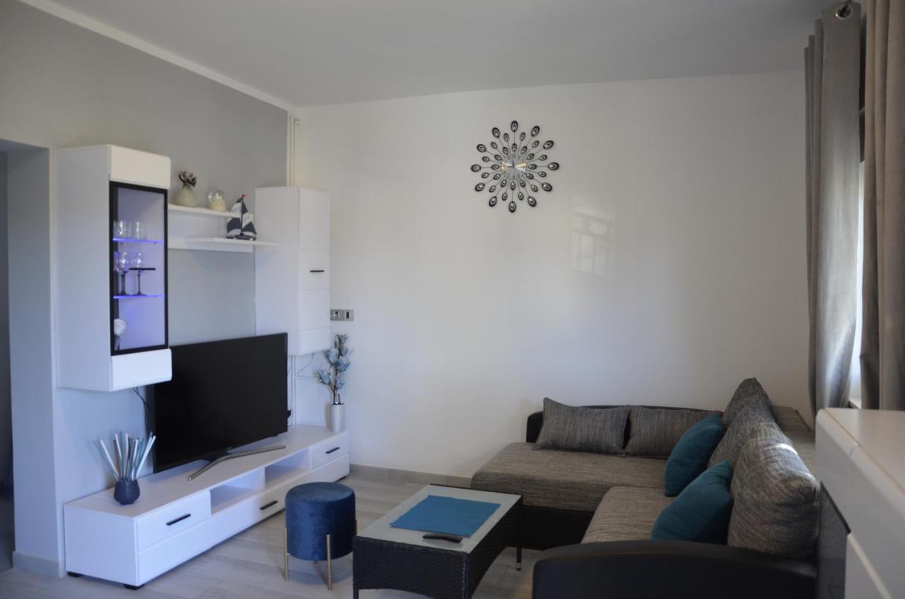 Apartman Rocan เวอร์ซาร์ ภายนอก รูปภาพ
