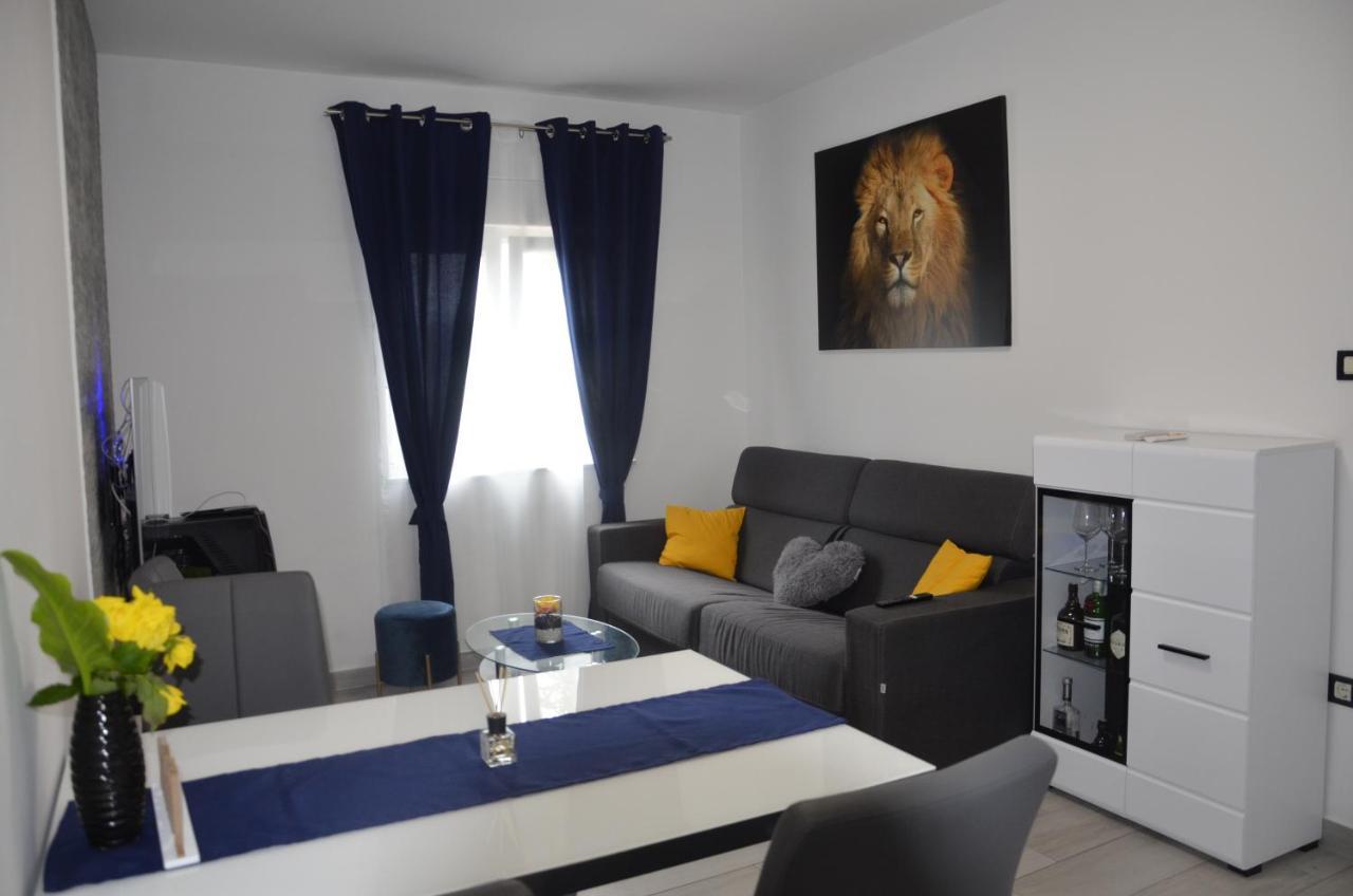 Apartman Rocan เวอร์ซาร์ ภายนอก รูปภาพ