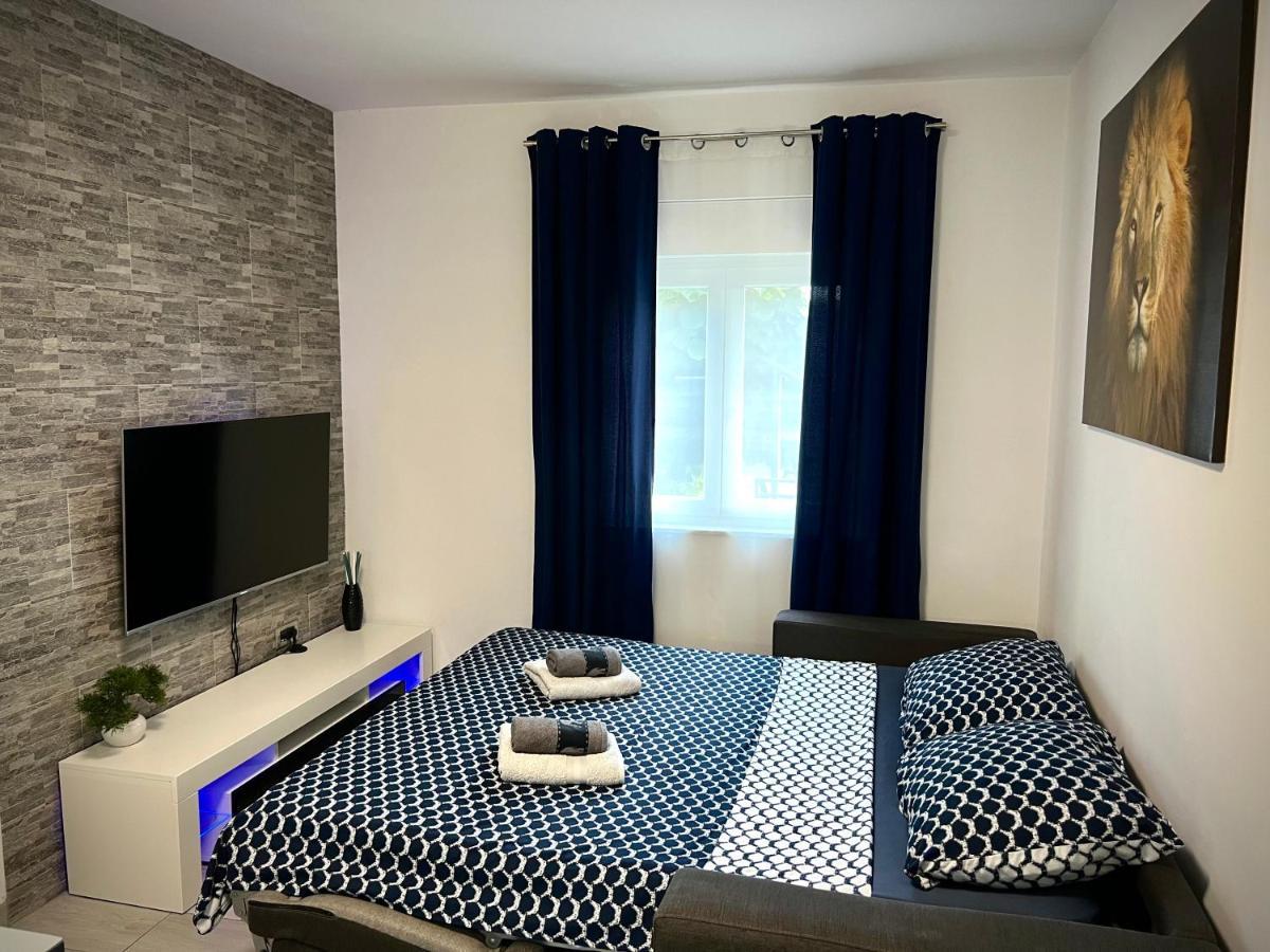 Apartman Rocan เวอร์ซาร์ ภายนอก รูปภาพ