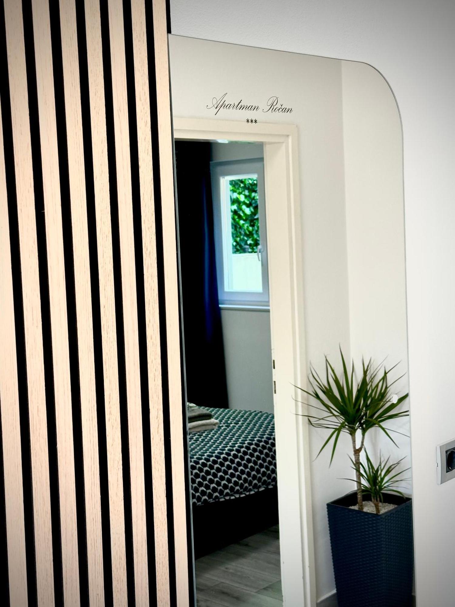 Apartman Rocan เวอร์ซาร์ ภายนอก รูปภาพ
