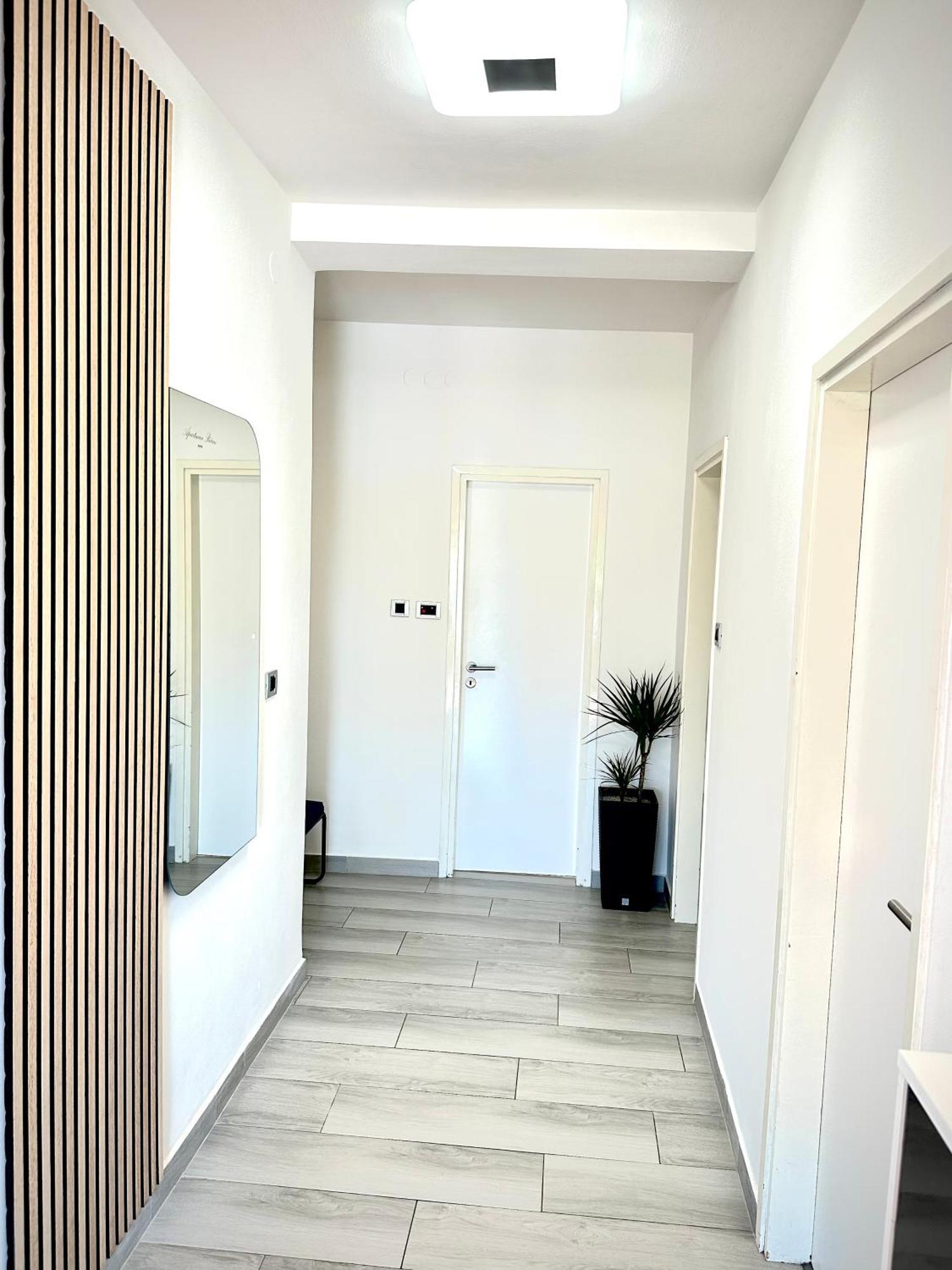 Apartman Rocan เวอร์ซาร์ ภายนอก รูปภาพ
